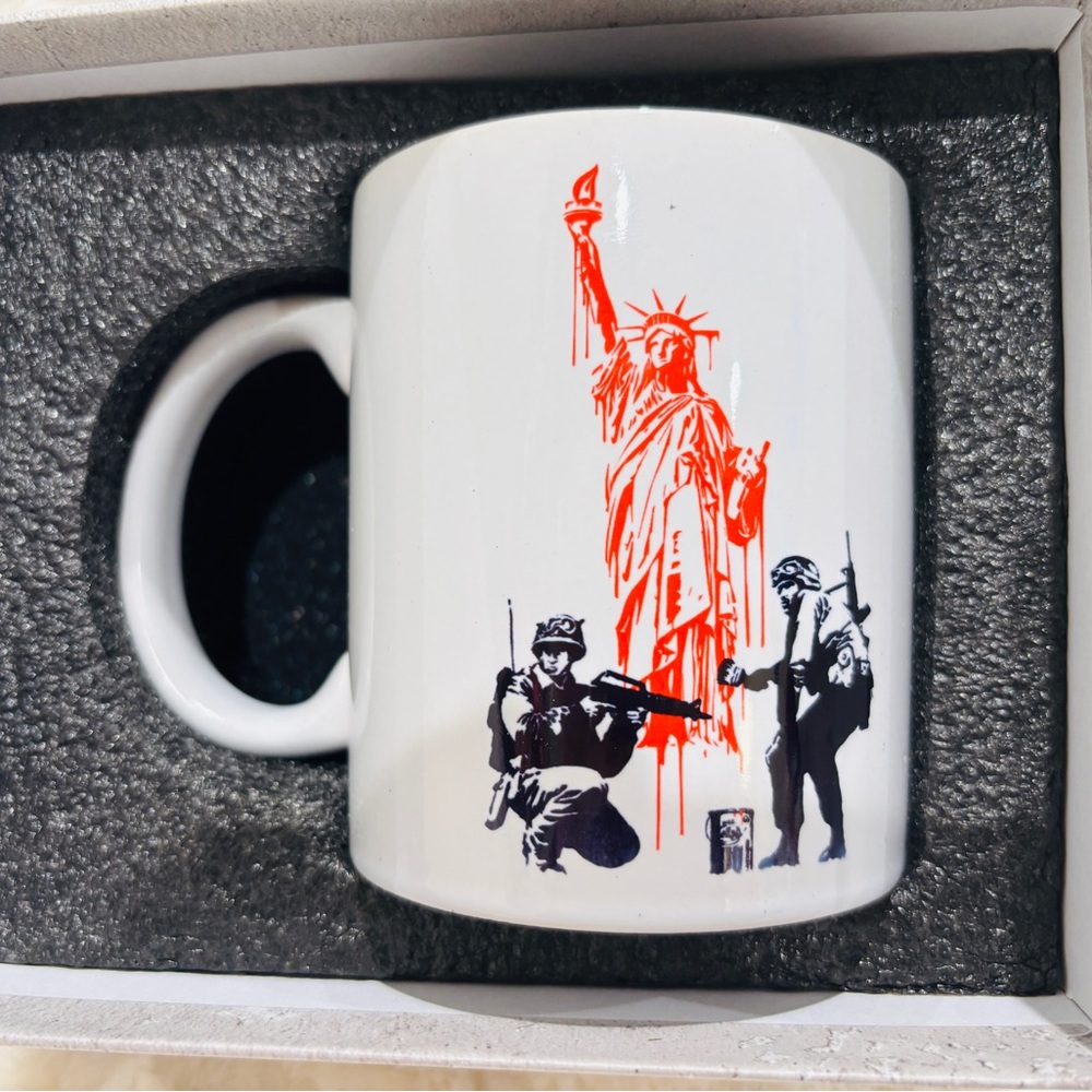 Banksy Fans! 'Unauthorized Exhibition: Genius or Vandal?' Mug - Picture 2 of 11